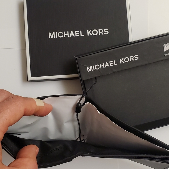 🤩 New authentic Michael Kors real leather Mens tan wallet - Picture 5 of 6